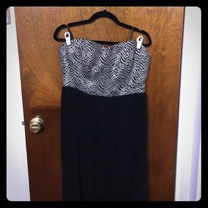 Black and gold strapless party dress size 12